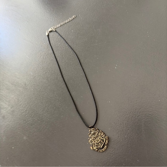 Hogwarts Harry Potter Black Cord Necklace Gold Tone Pendant Y2K Jewelry - Picture 2 of 7